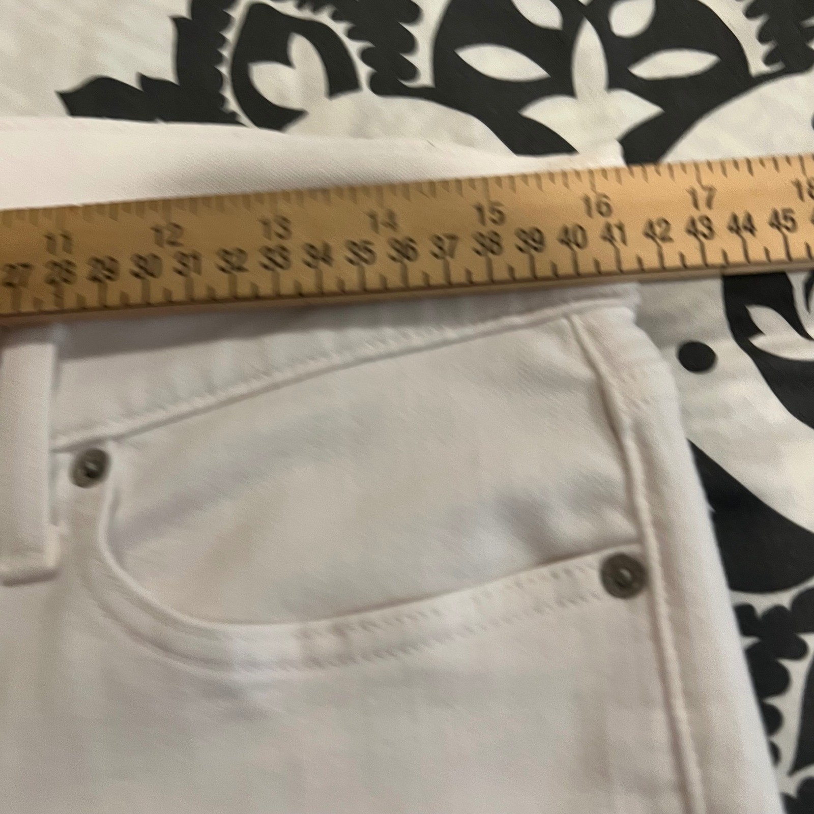 J. Crew 8 Mid Rise Skinny Jeans White Women's Size 29 EUC image 3
