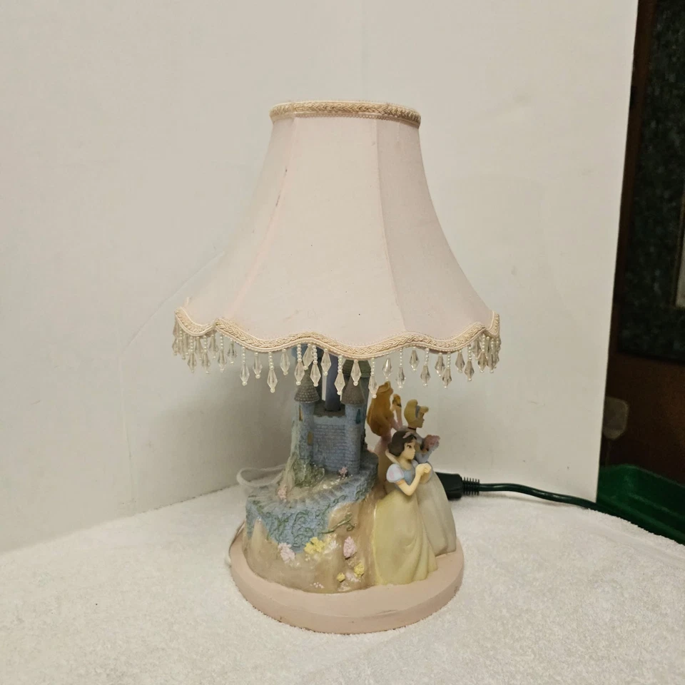 Vintage Disney Hampton Bay Princess Table Lamp Cinderella-Aurora-Snow White - Image 4 of 4