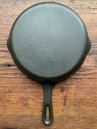 Unmarked Wagner Ware Cast Iron 9 Inch Skillet #6, Restored