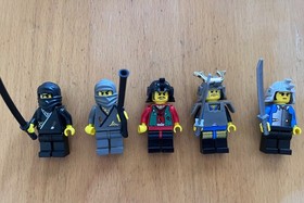 LEGO Ninja 3053 Emperor's Stronghold -  with 5 extra ninjas read