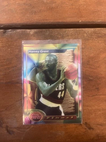 1993-94 Topps Finest - Harvey Grant #145 Refractor