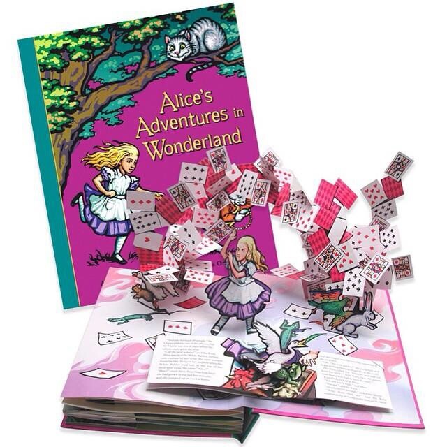Alices Pop-up Theatre Book　不思議の国のアリス Alices Pop-up Theatre Book 不思議の国のアリス