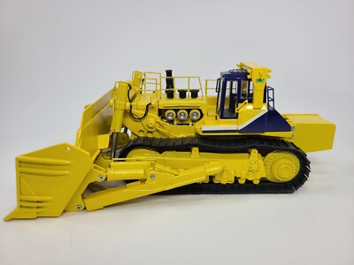 Komatsu D575 A2 SD Super Dozer - Yellow - HiMoBo 1:50 Scale Model