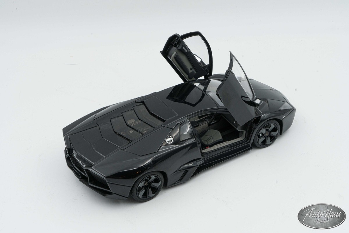 Lamborghini Reventon preto brilhante Autoart em escala 1/18 como