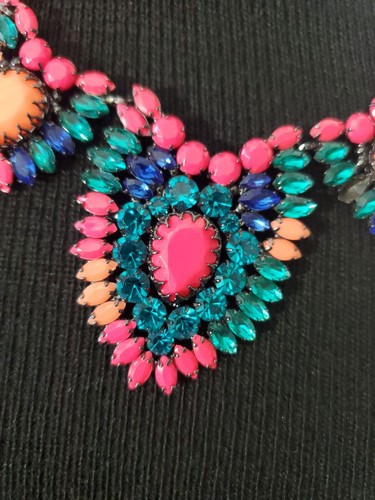 Stella & Dot Retired Frida Kahlo statement necklace Hot Pink Blue Rhinestone - Picture 5 of 17