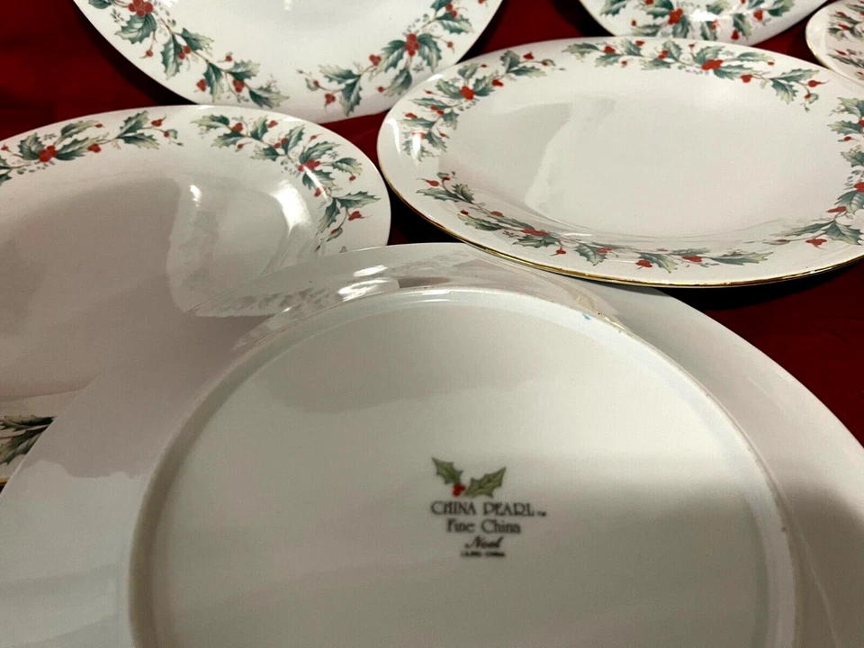 中国珍珠 Noel 7 件套圣诞餐盘 10 1/2 — 第 2/2 张图片