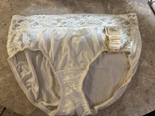VINTAGE WACOAL LACY PANTY WHITE . SIZE 8. NEW