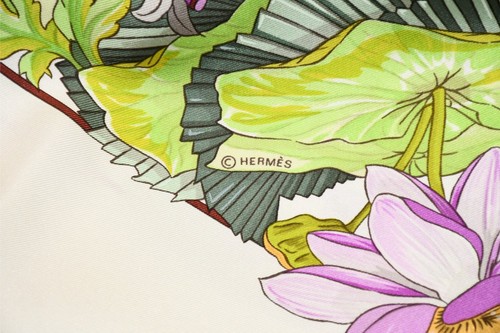 Hermes Szalik Sarasvati by Zoe Pauwels 90cm jedwab biały kremowy kwiat lotosu Carre - Zdjęcie 10 z 11