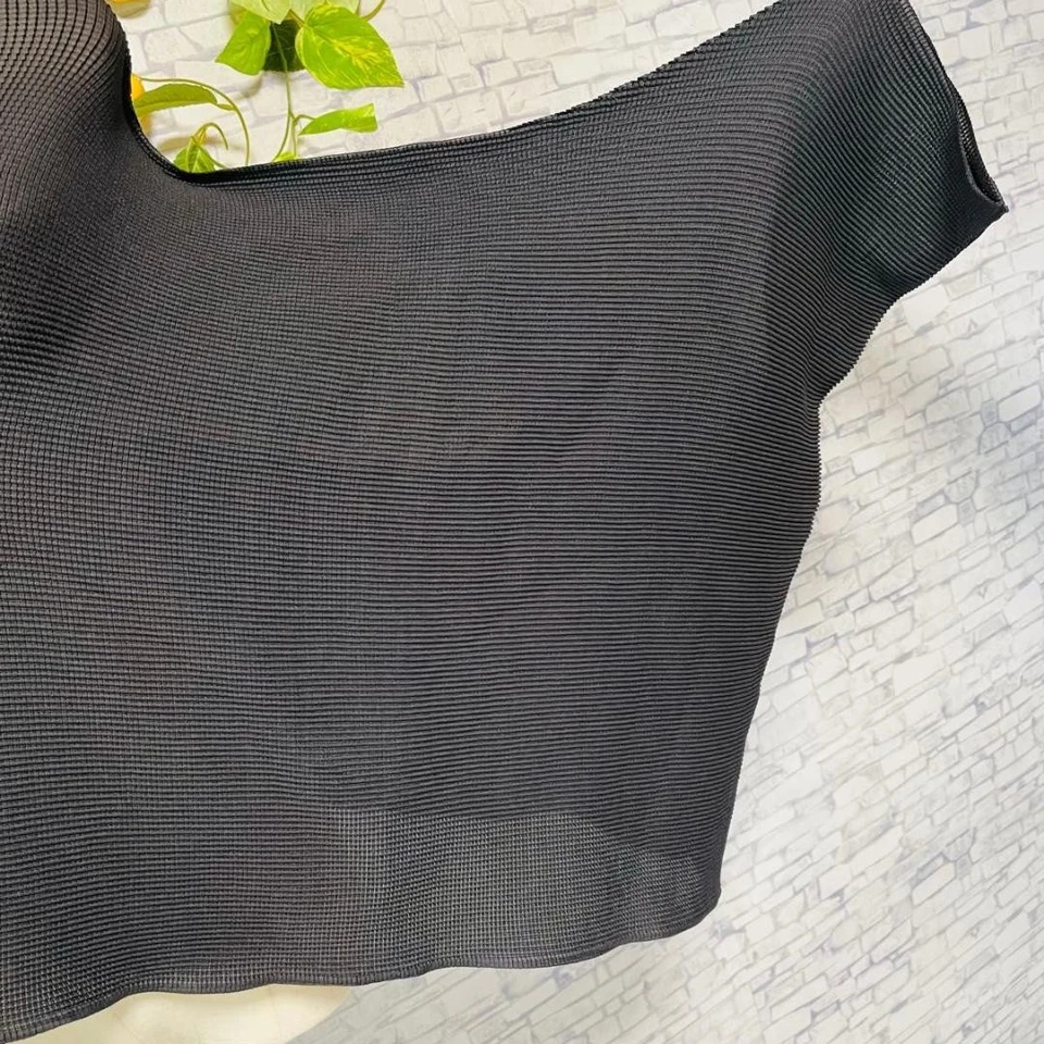 Pleats Please Issey Miyake Asymmetrical Poncho, Black, Women's, Free Size - Image 4 of 4