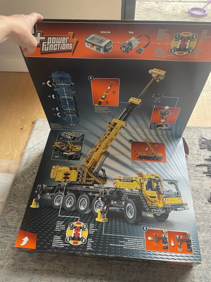LEGO Technic 42009 Mobile Crane MK II, photo 3 of 5
