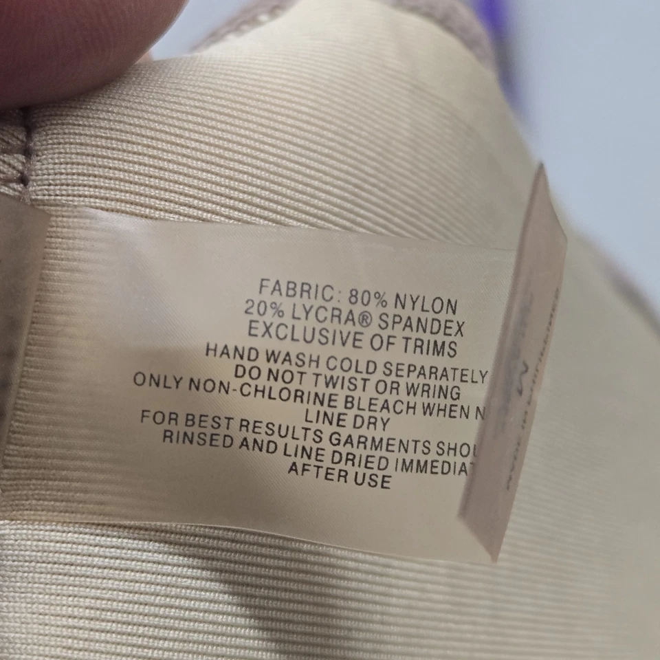 Traje de baño para mujer Victoria's Secret medio púrpura estampado animal halter inalámbrico Foto 3 de 4