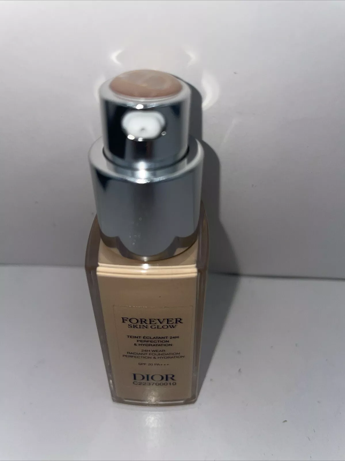 Fond de teint radiant Dior Forever Skin Glow 24H Wear 1N FPS 20 NEUF TEST,67 oz