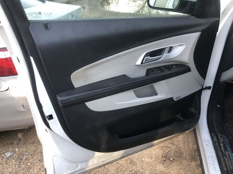 EQUINOX   2016 Front Door Trim Panel 843426