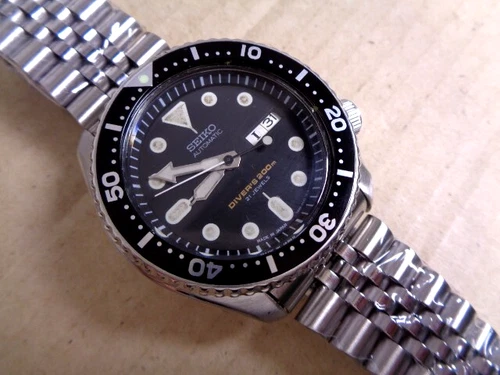 Seiko Diver Mens Watch Day/Date SKX007J Black Dial 7S26-0020 Sn. 870468