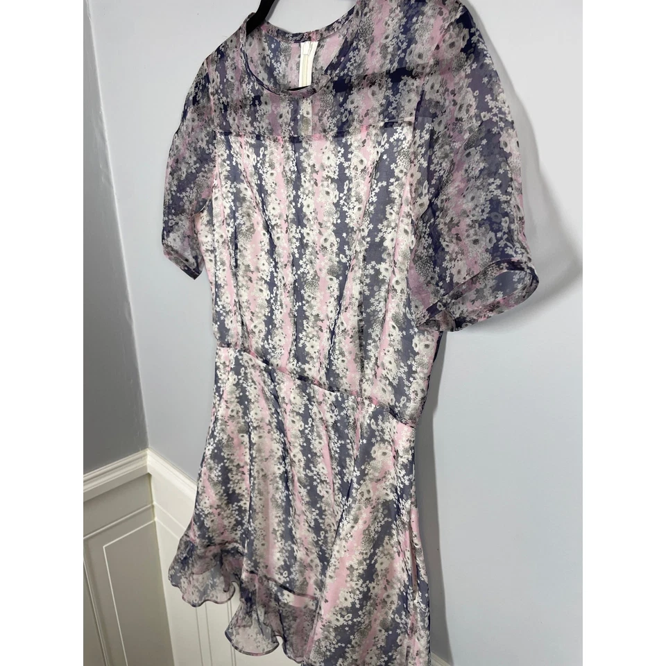 Carven 42 (US 10/12) 100% Silk Fit & Flare, Gray Floral, EUC, Minor Seam Tear - Image 2 of 4