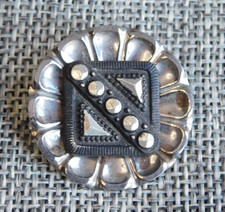 Antique Vtg Button  White Metal Aprx: 1" #126-A