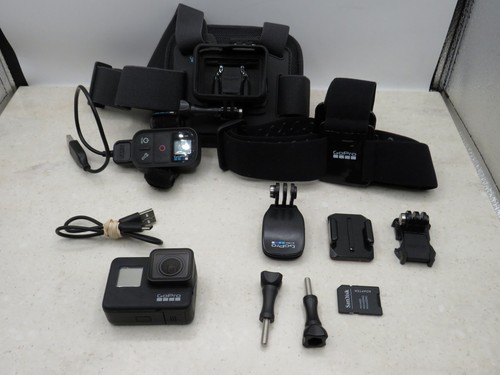 GoPro Hero 7 Black mit Kopfbügel, Brustgurt & Zubehör (TDY028851)