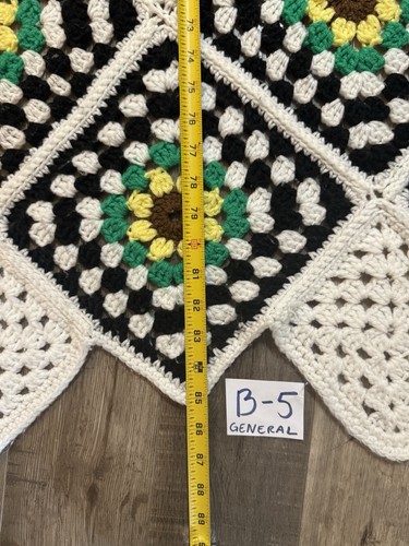 SELTEN Vintage Granny Square schwarz weiß SONNENBLUMEN gehäkelte afghanische Decke 53” x 85” - Bild 11 von 12