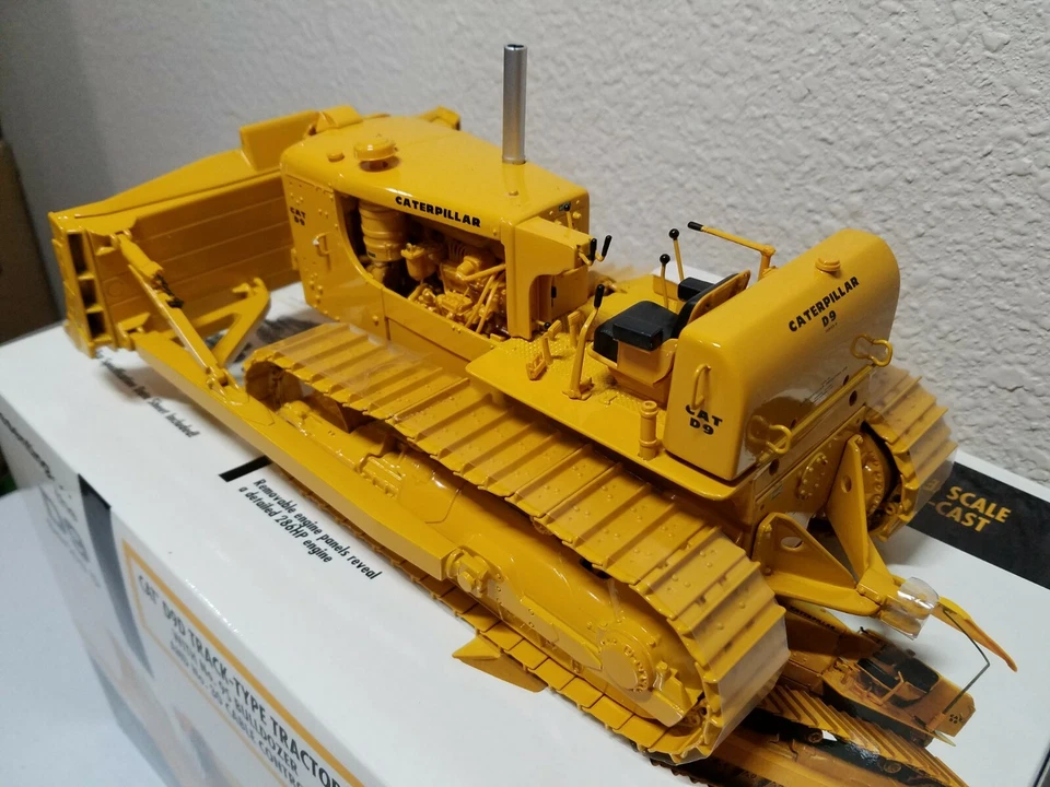 Caterpillar D9 Series D Tractor Cable Blade - First Gear 1:25 Scale #49-0123 New - Image 4 of 4