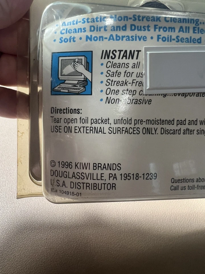 Toallitas antiestáticas de viaje Endust - Limpiador electrónico para computadoras portátiles, teléfonos, mesa Foto 3 de 4