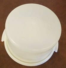 Tupperware Vintage 10" Cake Taker Tray 684-2 and 10" Cake Taker Seal 683-2