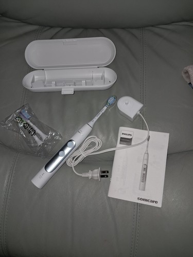 Philips Sonicare ExpertClean 7400 Sonic Electric Toothbrush Handle HX960U APP