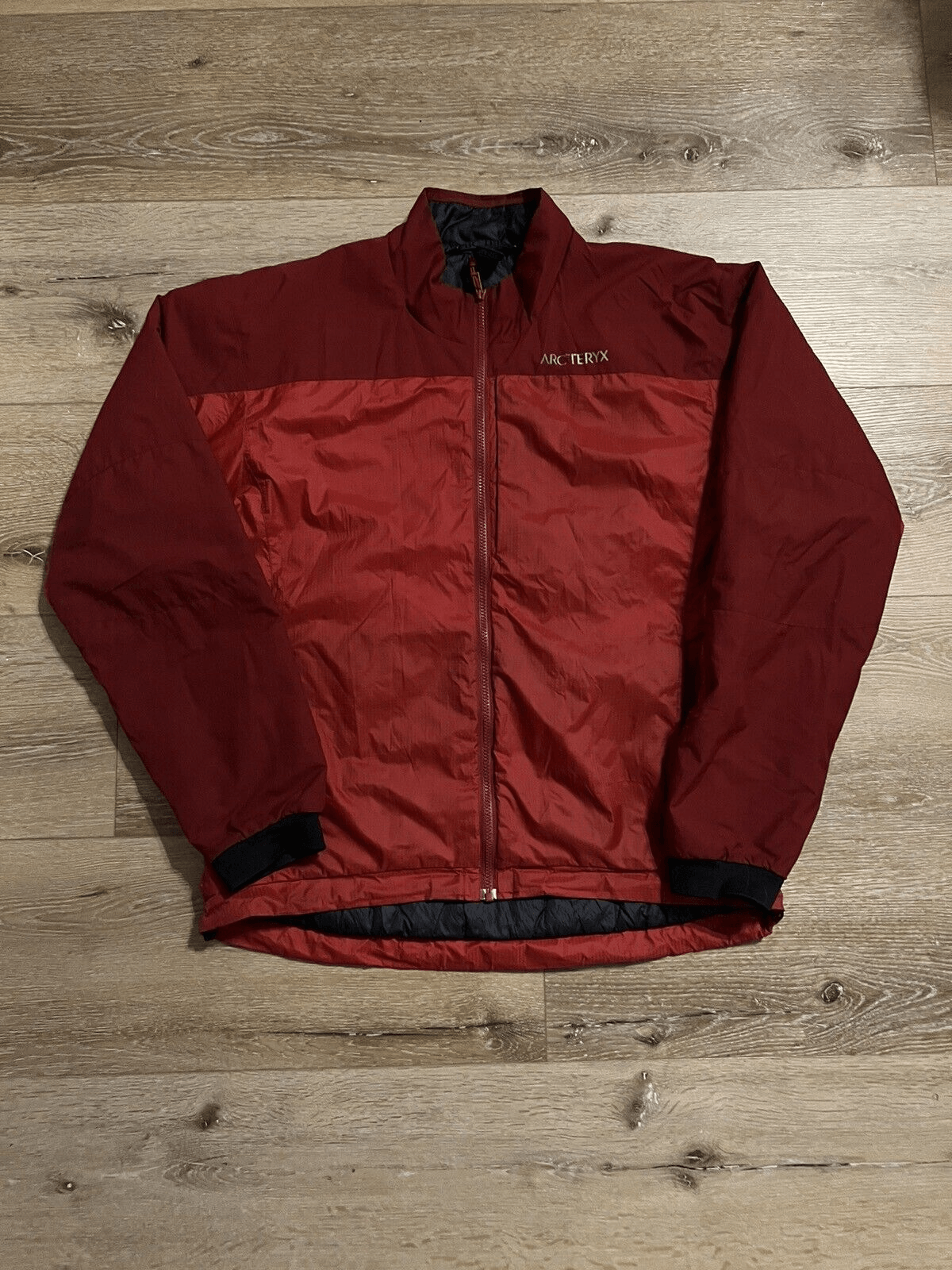 ARC'TERYX Giacca morbida Primaloft Arcteryx da uomo rossa cerniera intera taglia large