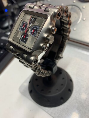 大人気新品 TANK MACHINE MINUTE OAKLEY SILVER Japan From WATCH TITANIUM 2針(時、分)