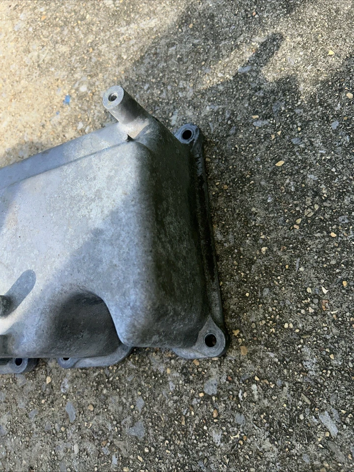 1993 Mazda B2600i 2.6L Pickup Truck Valve Cover OEM 1991 1992 1990 92 91 93 90 Foto 2 de 4