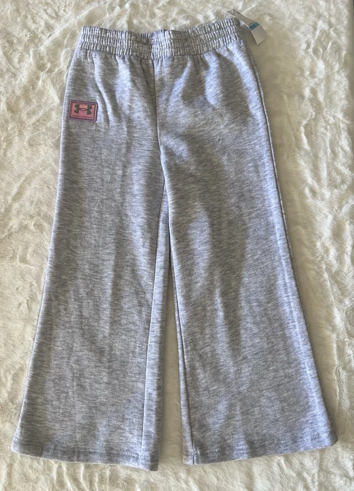 Conjunto de sudadera con capucha y pantalón de chándal de lana para niña UNDER ARMOUR, conjunto de 2 piezas Foto 3 de 4