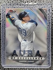 2022 Topps Finest Aaron Judge Aura of Excellence Refractor Insert