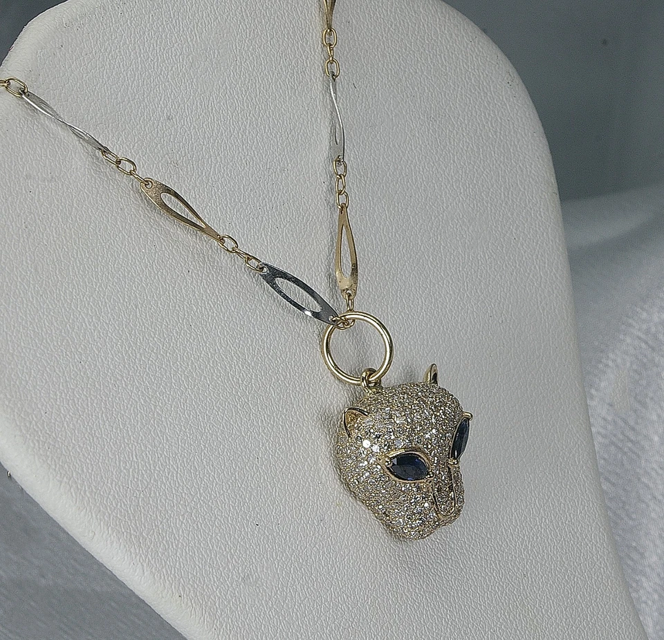 Colgante pantera leopardo león 14k, micro conjunto de diamantes blancos, oro amarillo, naturaleza Foto 3 de 4
