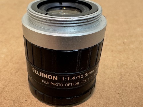 Fujinon HF12.5HA-1B C Mount 1:1.4/12mm Machine Vision Lens - Picture 2 of 3