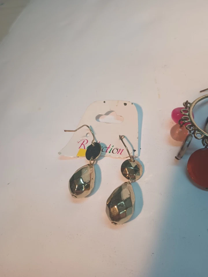 (1) Lote de pendientes grandes vintage usados en su mayoría pares algunos por sí mismos 1 pequeño Foto 4 de 4