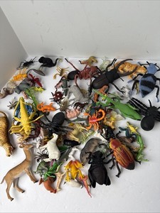 Vintage Mostly Safari Animal Wildlife Toy Large Lot Reptile Mammal Insects 100+