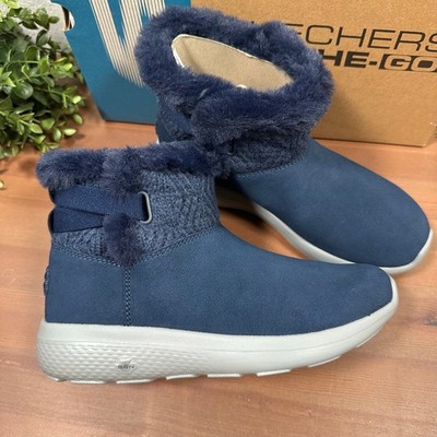 Skechers Winter Gleam On-the-GO City Water Repellent Suede Boots Size 7 Wide