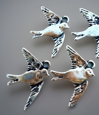 Antiqued Silver Metal Flying Bird Charms Qty:14