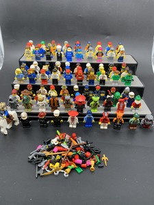 100 lego minifigures