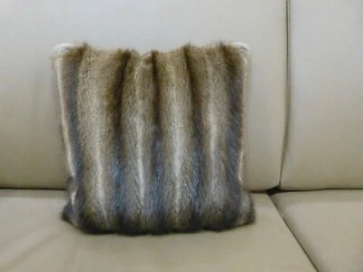 NEU !! Bisam-Fell mit Wolle Deko-Kissen ECHT PELZ  REAL FUR 40 x 40 (upcycling)  - Bild 1 von 4