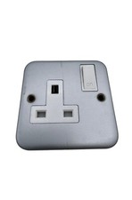 Metal Switched Electrical Socket Clad Wall Plug Socket 1 Gang 13 Amp Industrial