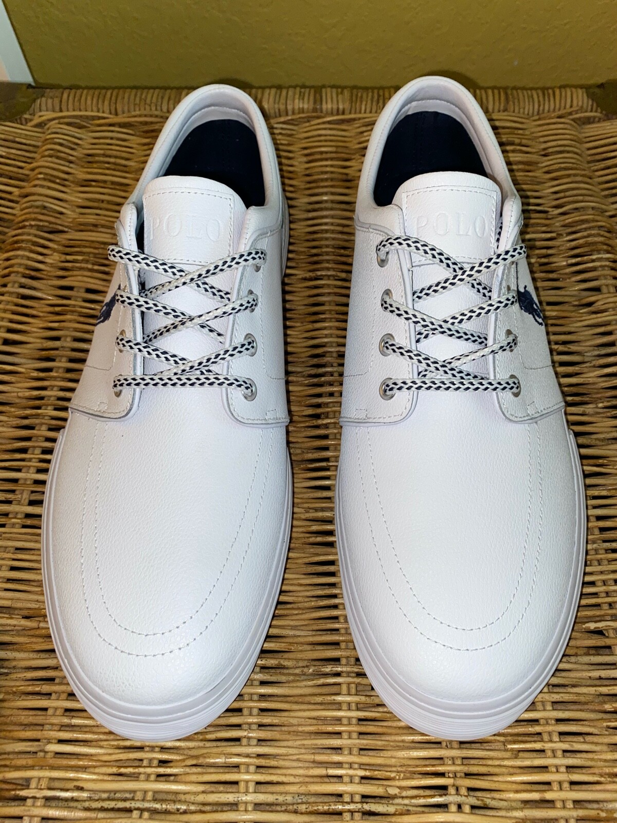 Leather Shoe Sneaker 14D 