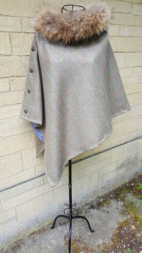 Tweed poncho wrap cape green beige with pink blue overcheck and satin - Picture 7 of 10