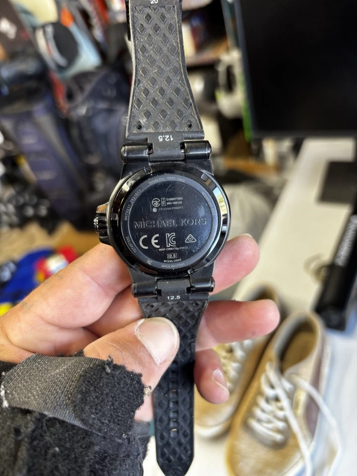 Reloj inteligente Michael Kors Access Dylan MKT5011 Foto 2 de 4