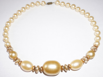 JABLONEC Czech Vintage Champagne Faux Perl 19 in Graduated 1 in -0.5 in Choker
