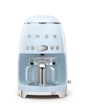 Máquina de café por goteo estética estilo retro años 50 Smeg con jarra de vidrio de 10 tazas