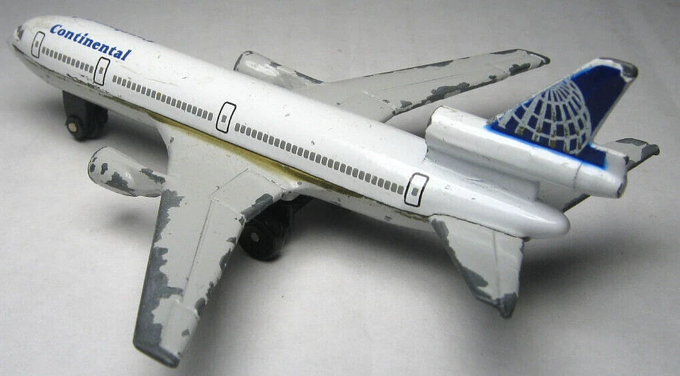 Matchbox SB13 D-10 1973 Continental Airlines avión comercial fundido a presión de 4,25" Foto 3 de 4