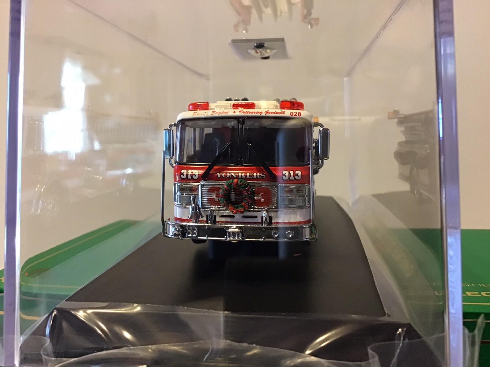 12806 Christmas Edition 2008 Yonkers NY Eng 313 code 3 collectibles