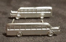 1 Paar Kragenspiegel Auflagen 50er Jahre, Bus mit Schnauze, Verkehrsbetriebe