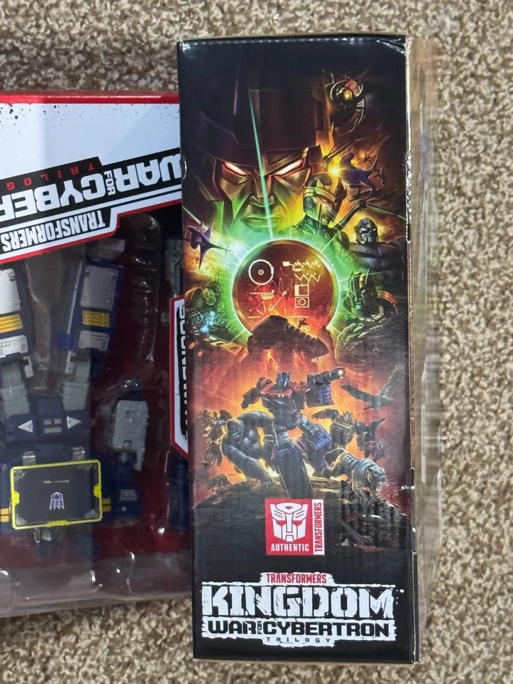 Transformers War For Cybertron Kingdom Ultra Magnus Leader WFC-K20 - Image 3 of 4