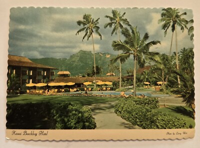 Vintage Postcard Kauai Beachboy Hotel Coconut Plantation Hawaii S26